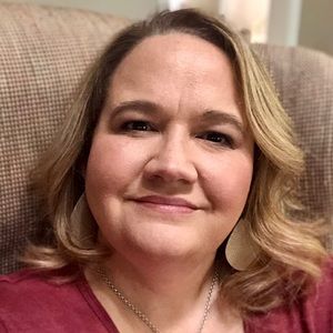 Meet your Posher, Debbie